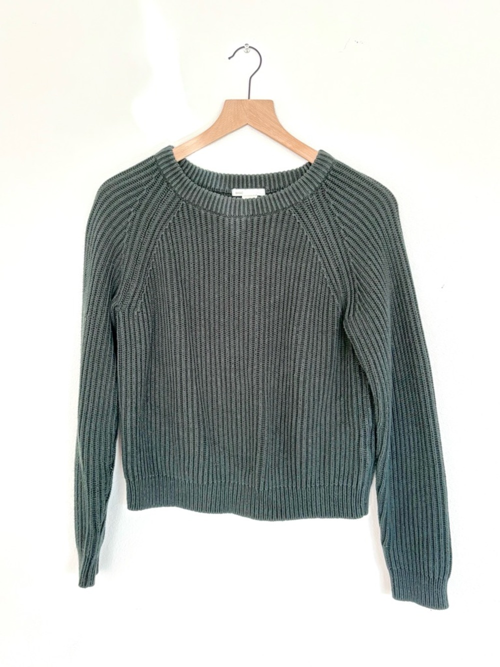 freebie ~ h&m forest green knit sweater - M